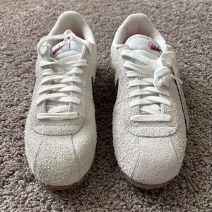 Nike Cortez VNTG Summit White Black Muslin Suede FJ2530-102 New Womens Size 11